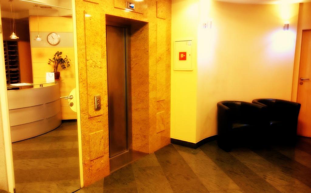 Wdj Hostel Warszawa Eksteriør billede